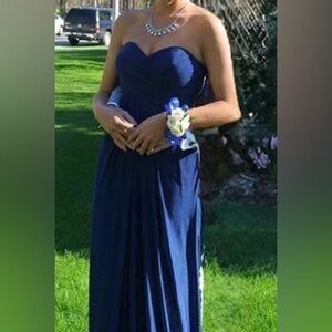 Elegant Navy Blue Evening Gown
